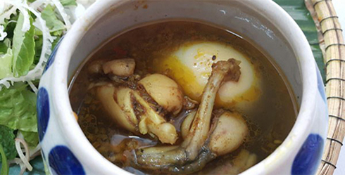 Ăn mì quảng ếch ở Đà Nẵng